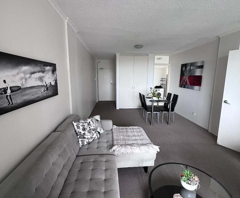 Furnished room in a flatshare