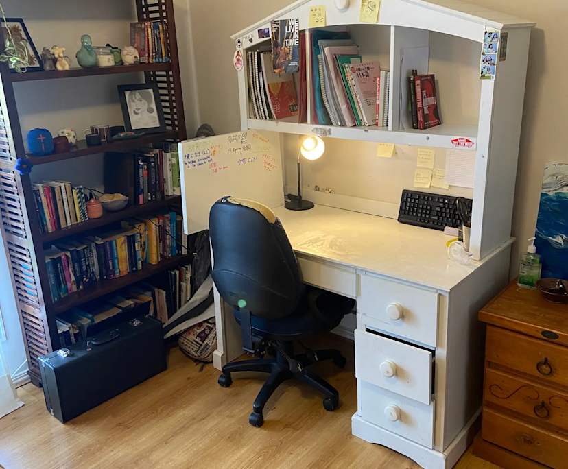 Furnished room in a share house