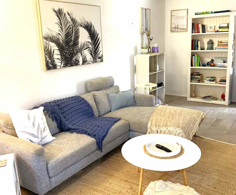 $390, Flatshare, 2 bathrooms, Holloways Beach QLD 4878