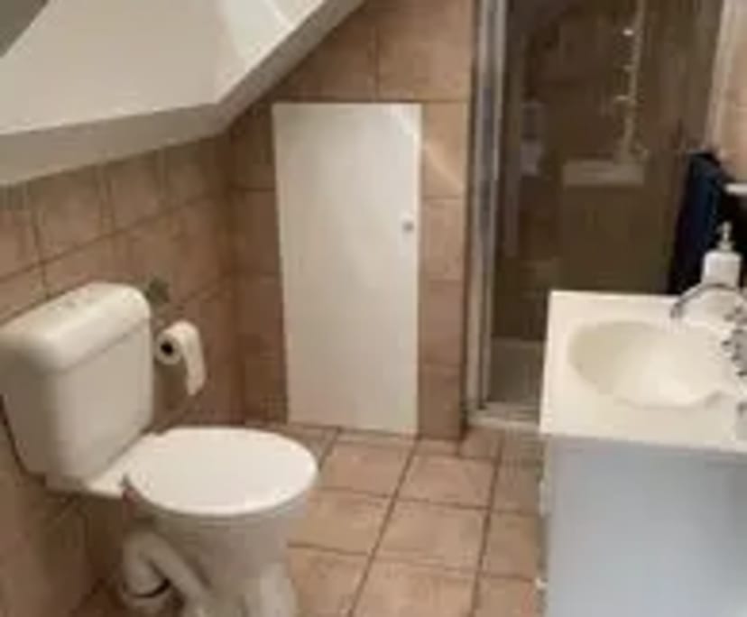$375, Student-accommodation, 1 bathroom, Coburg North VIC 3058