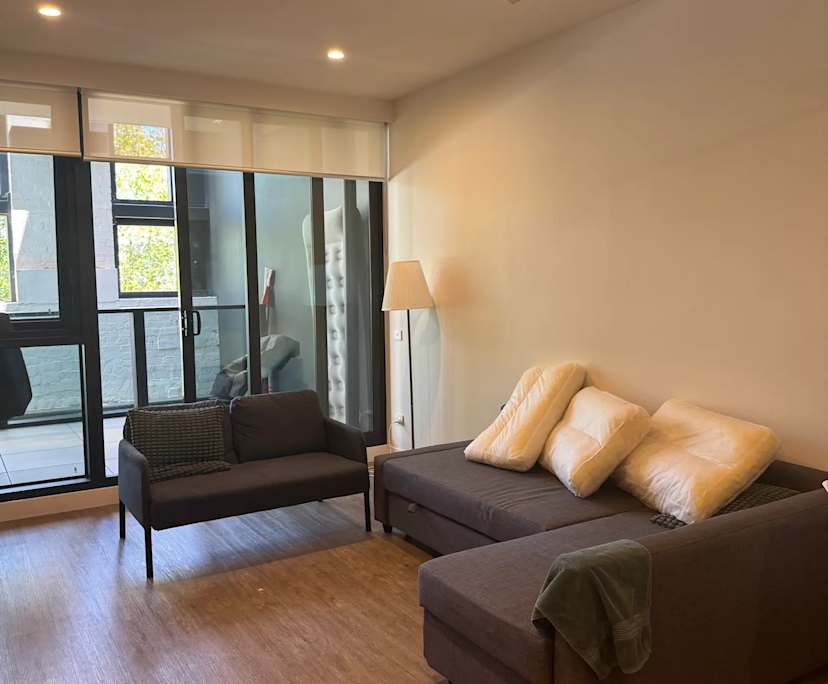 $809, Whole-property, 2 bathrooms, West Melbourne VIC 3003