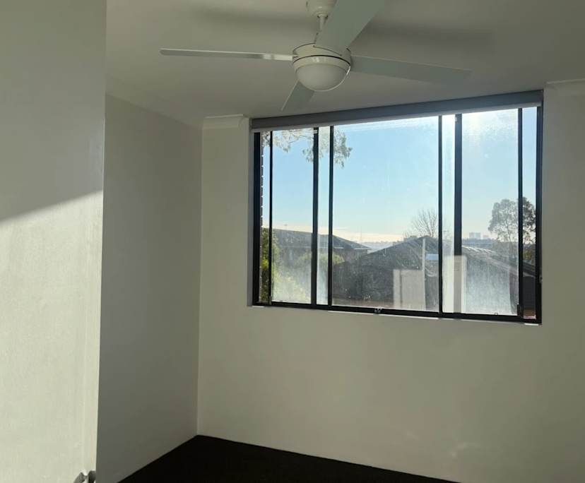 Unfurnished room in a flatshare