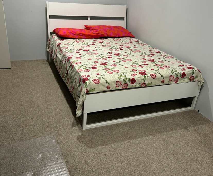 Room in a share house