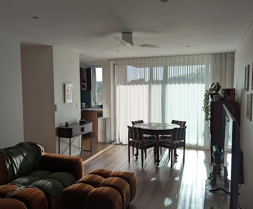 Furnished room in a flatshare