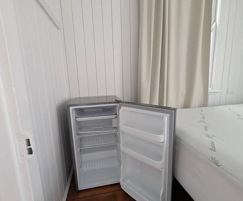 $300, Share-house, 3 bathrooms, West End QLD 4101