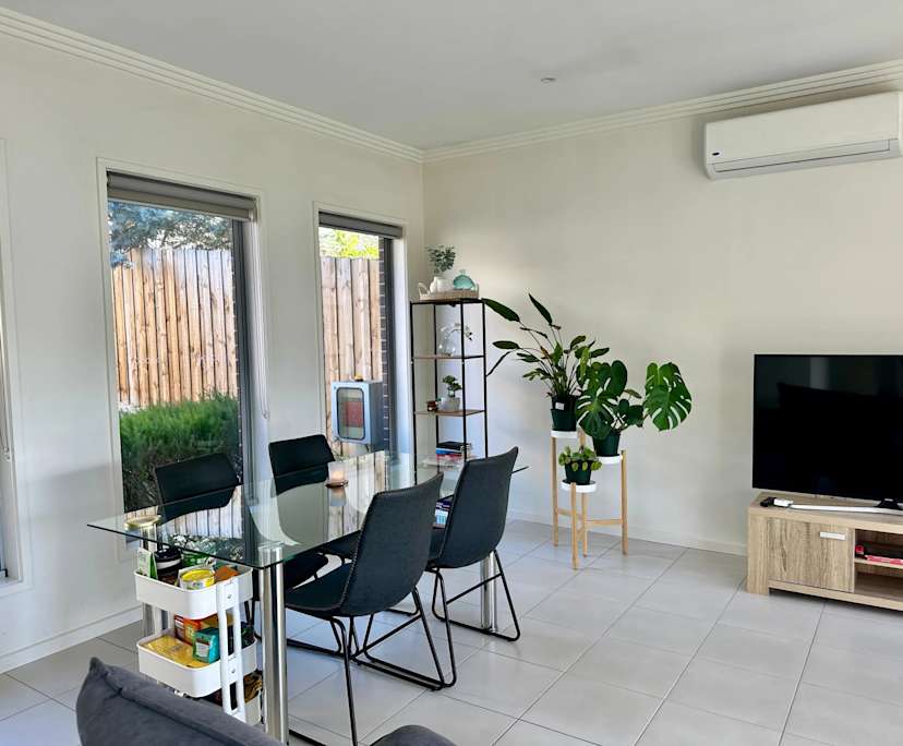 $280, Share-house, 3 bathrooms, Strathmore VIC 3041