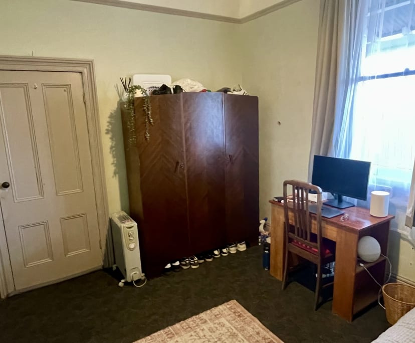Room in a share house