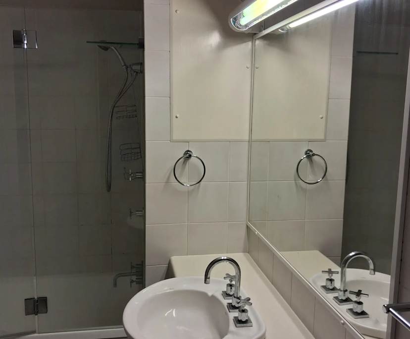 $400, Share-house, 2 bathrooms, Broadbeach Waters QLD 4218