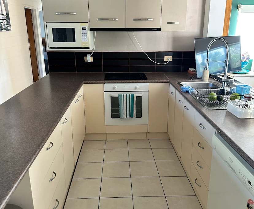 Furnished room in a share house