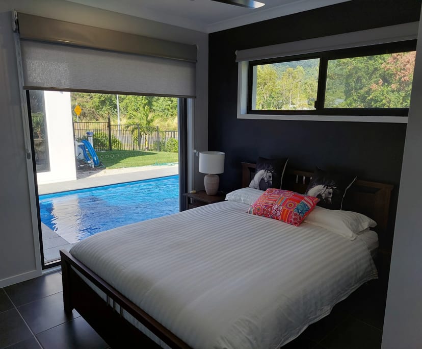 $300, Share-house, 3 bathrooms, Jubilee Pocket QLD 4802