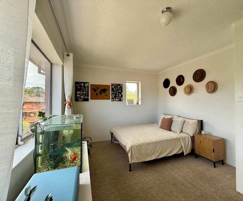 Furnished room in a flatshare