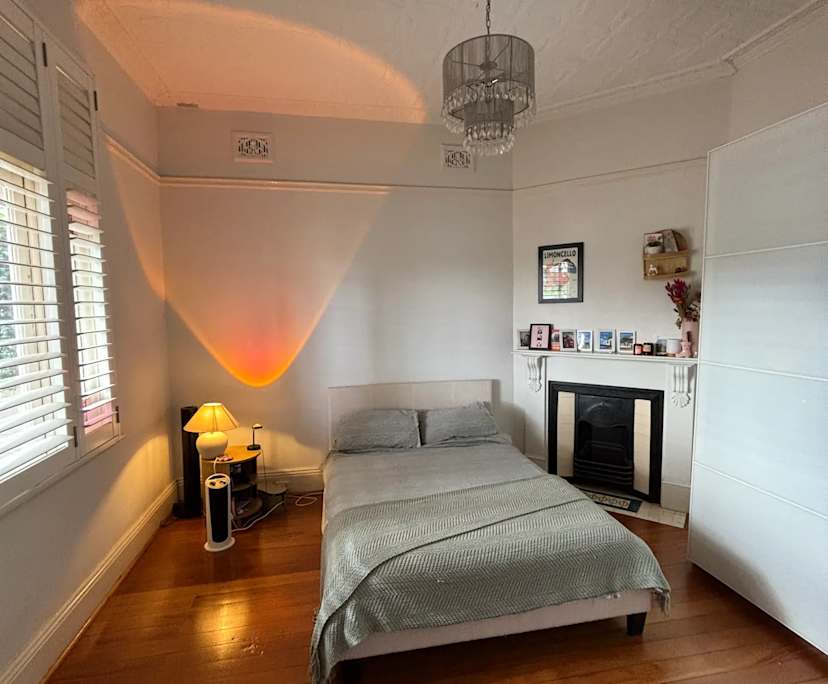 Furnished room in a share house