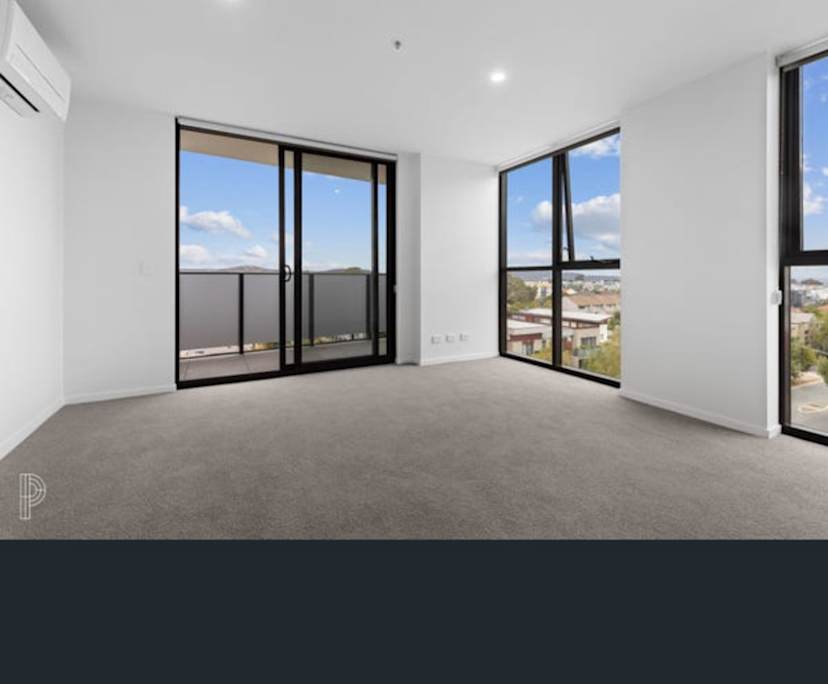Unfurnished room with own bathroom