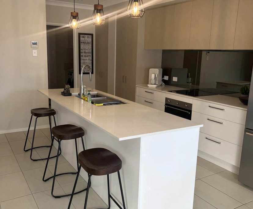$300, Flatshare, 3 bathrooms, Brookwater QLD 4300
