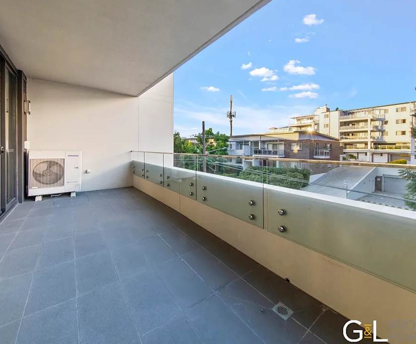 Unfurnished room with own bathroom