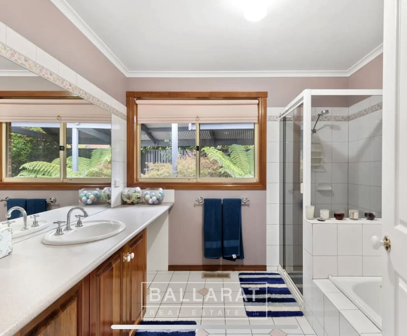 Room for Rent in Ballarat North, VIC 280, Unfurni...