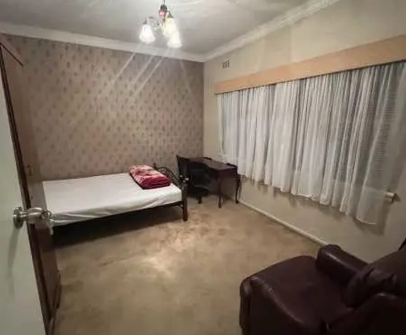Room in a share house