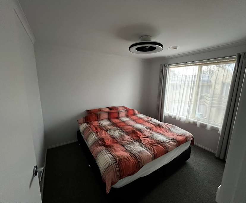 Unfurnished room in a flatshare