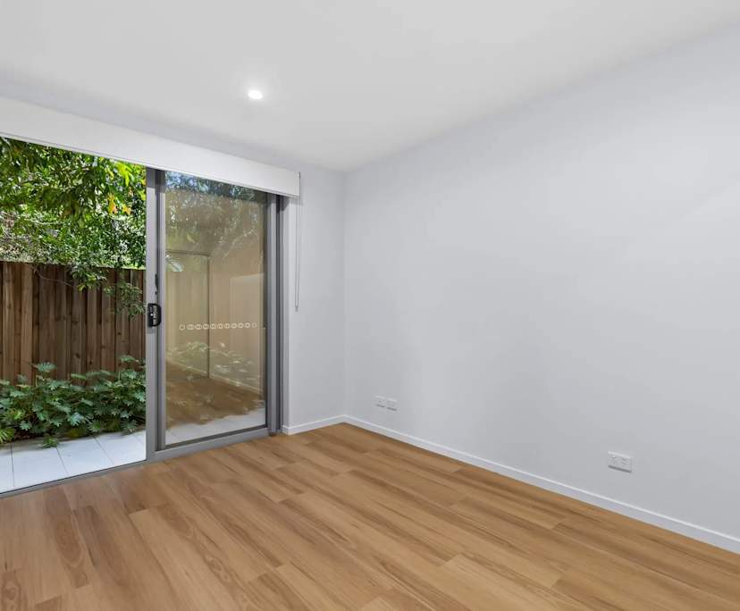 Unfurnished room with own bathroom