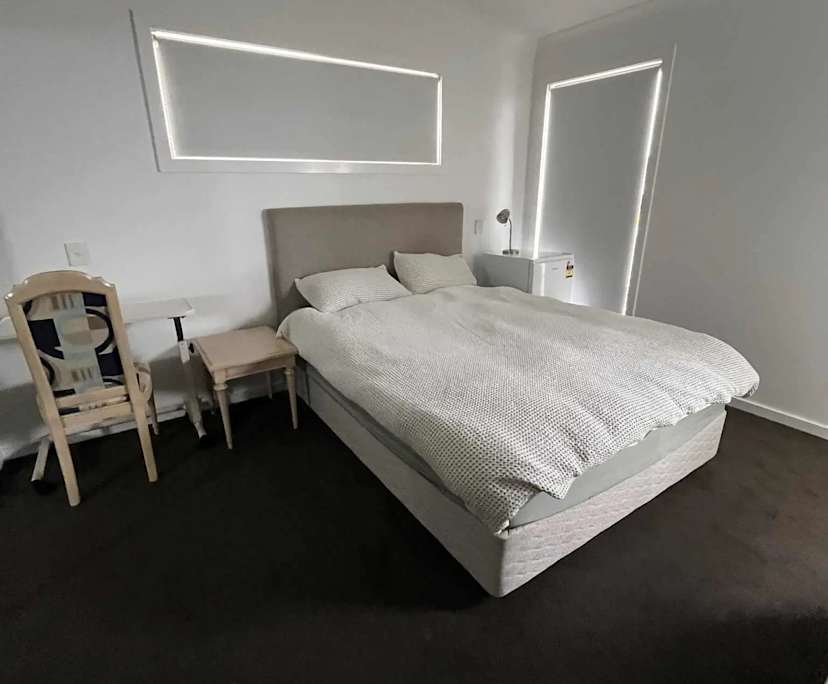 $350, Student-accommodation, 4 bathrooms, Runaway Bay QLD 4216