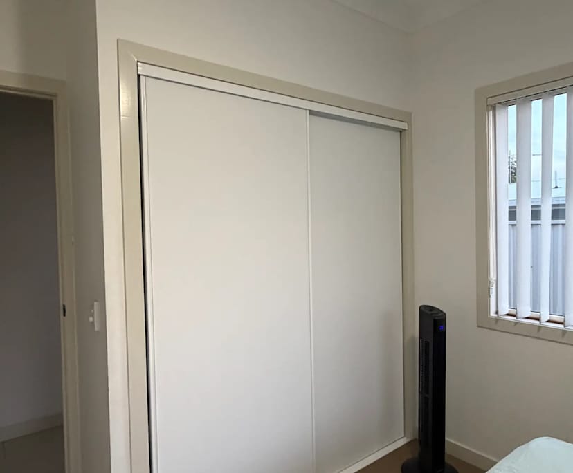 $370, Share-house, 3 bathrooms, Labrador QLD 4215