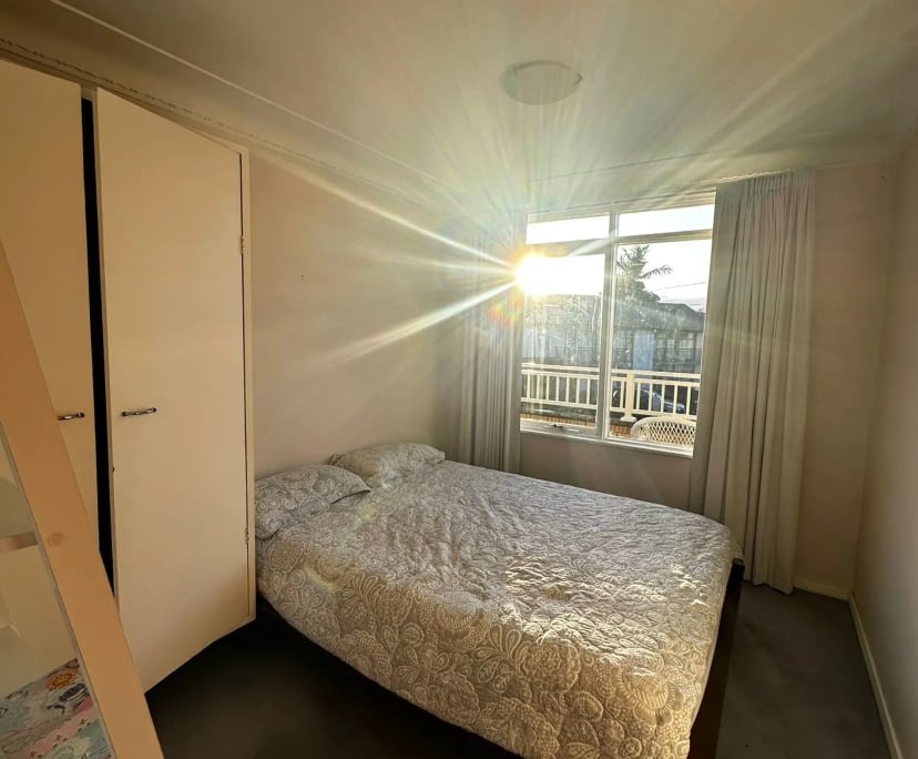 Room for Rent in Dolls Point, Sydney 300, Furnish...
