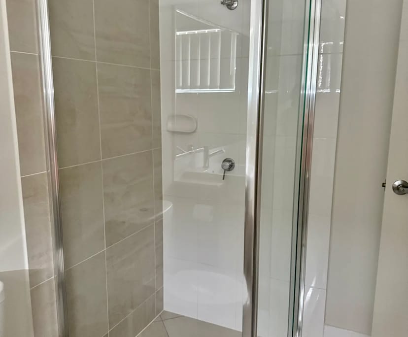 $250, Share-house, 3 bathrooms, Ellen Grove QLD 4078