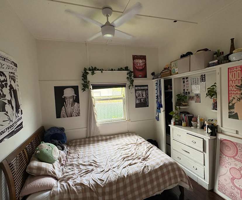 Room in a share house