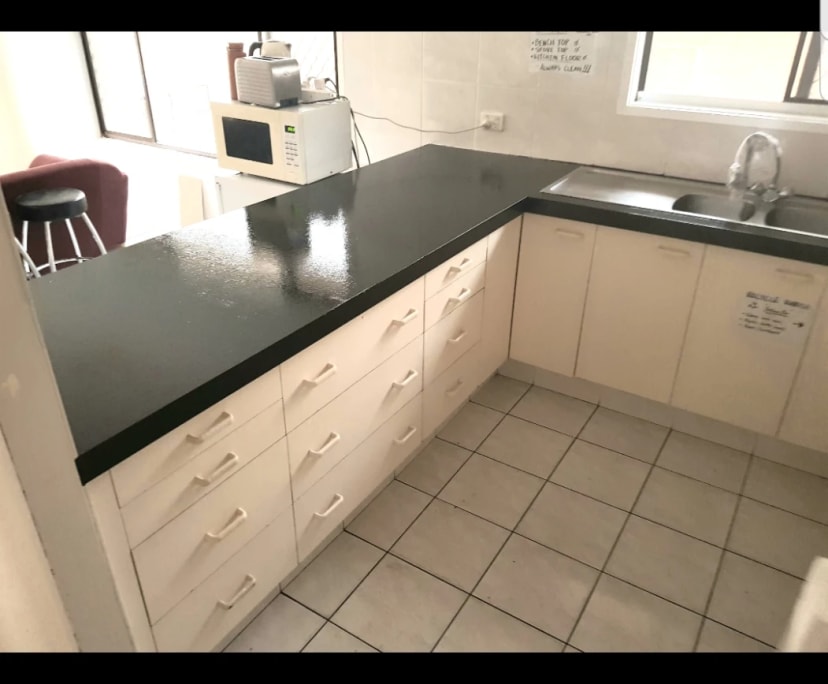 $250, Flatshare, 3 bathrooms, Surfers Paradise QLD 4217