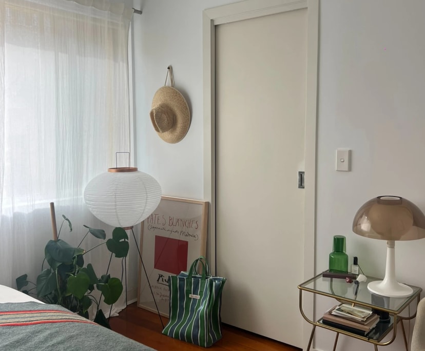 Furnished room in a flatshare