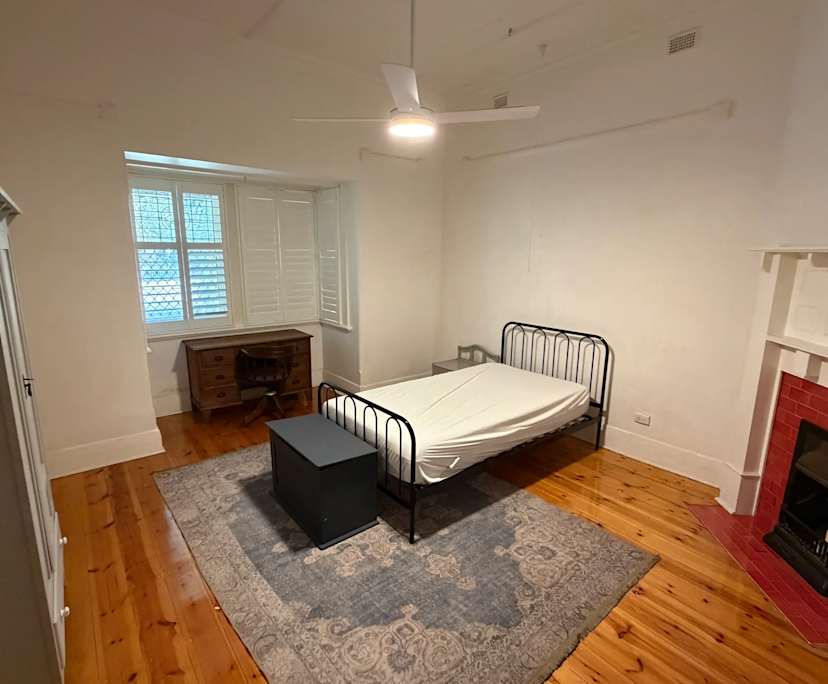 Furnished room in a share house