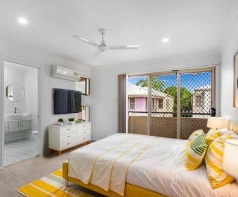 Room in a share house