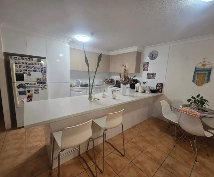 $565, Flatshare, 2 bathrooms, Surfers Paradise QLD 4217