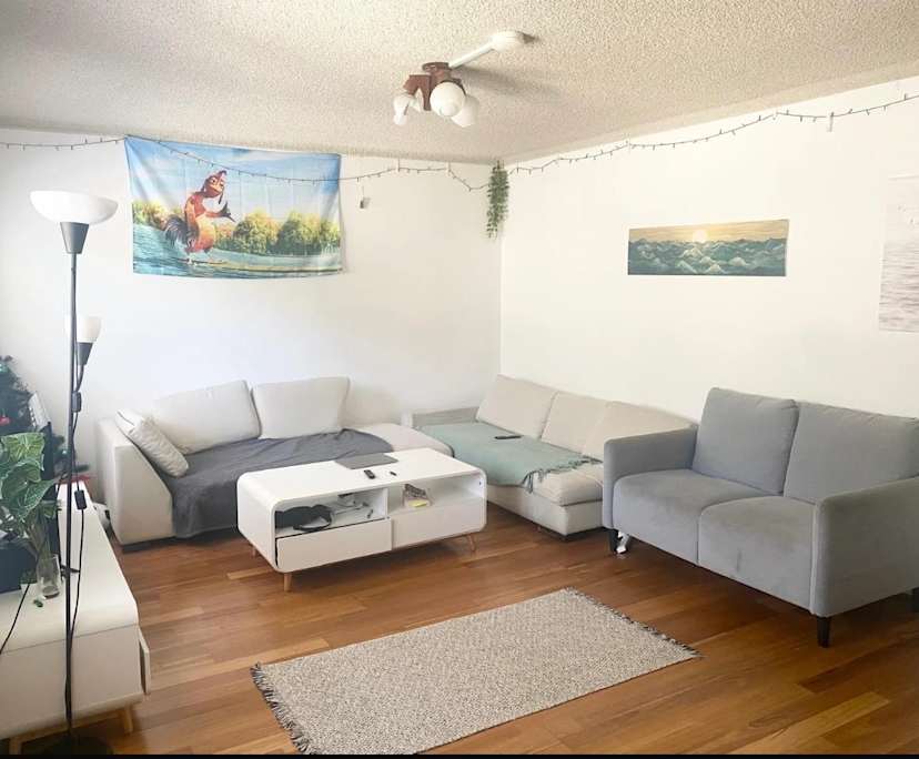 Furnished room in a flatshare