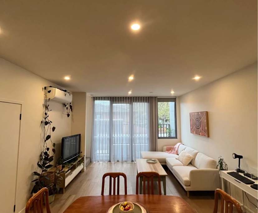 Unfurnished room in a flatshare