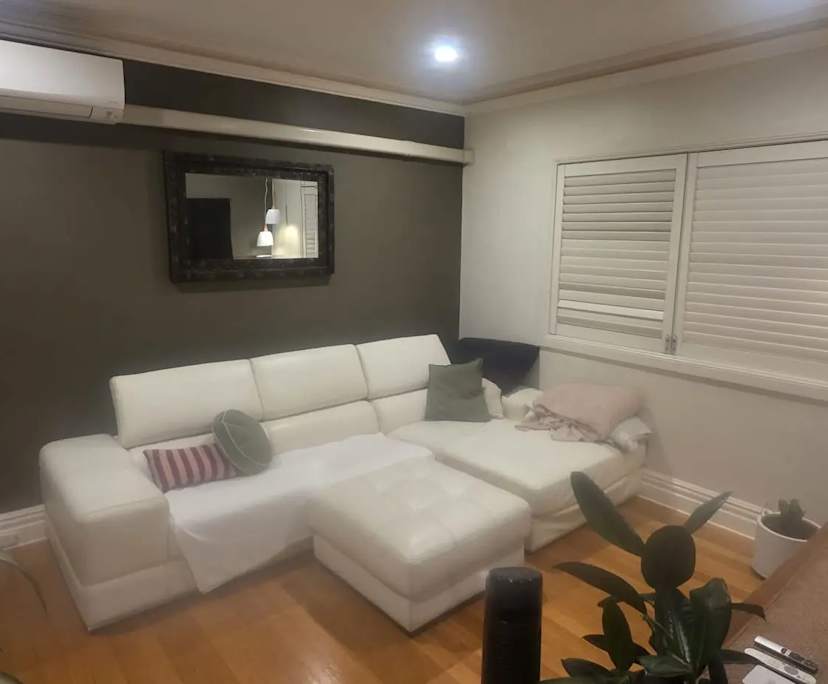 Room in a share house