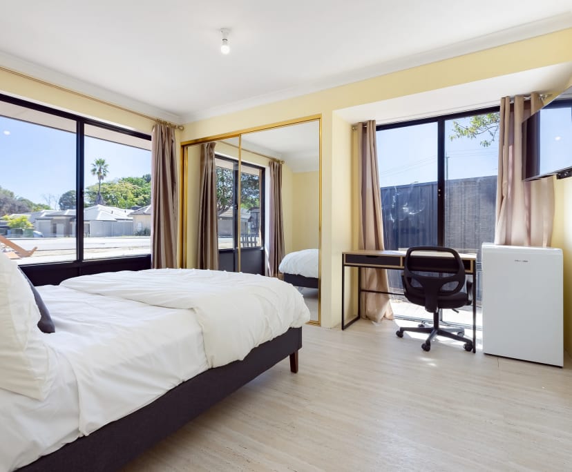 $300, Share-house, 6 bathrooms, Wilson WA 6107