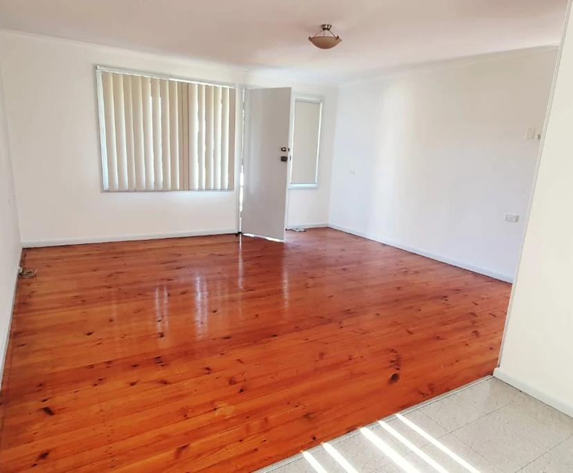 Whole property with 3 rooms for rent
