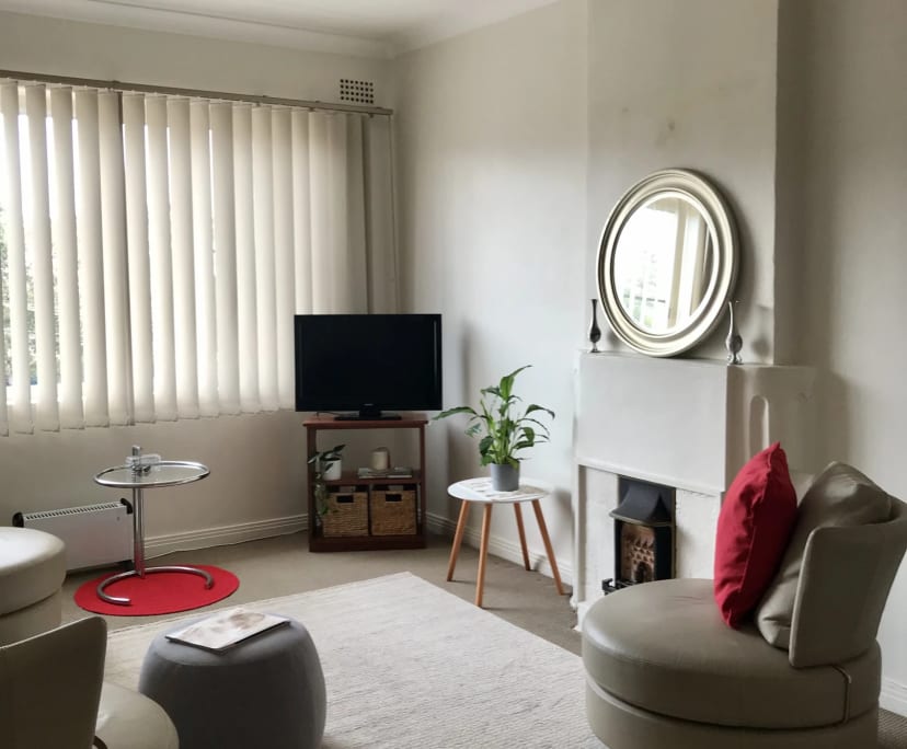 Furnished room in a flatshare