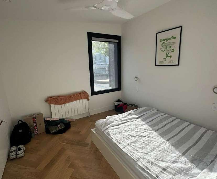 Unfurnished room with own bathroom