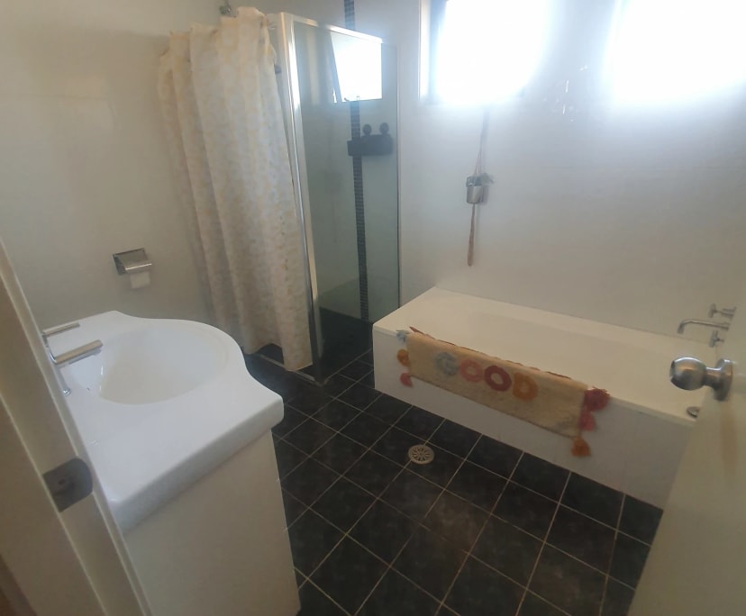 Room for Rent in Long Jetty, NSW 300, Flexible wi...