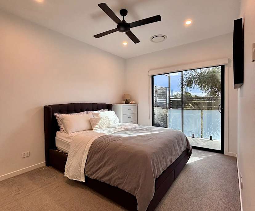 Furnished room with own bathroom