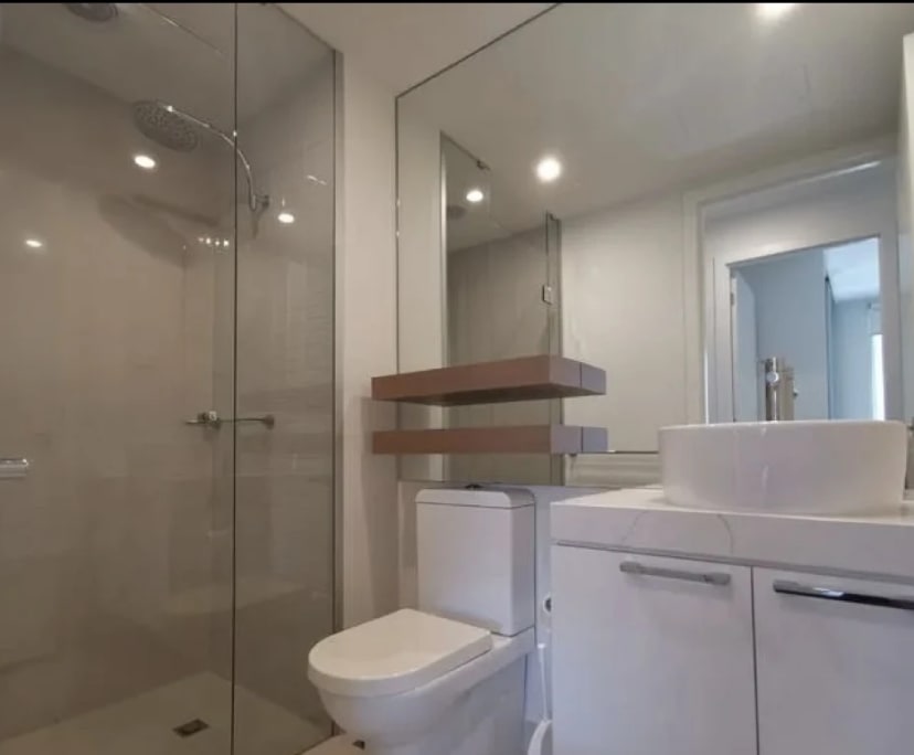 Furnished room in a flatshare