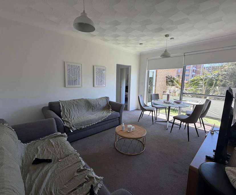Furnished room in a flatshare
