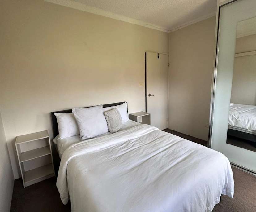 Furnished room with ensuite in a flatshare