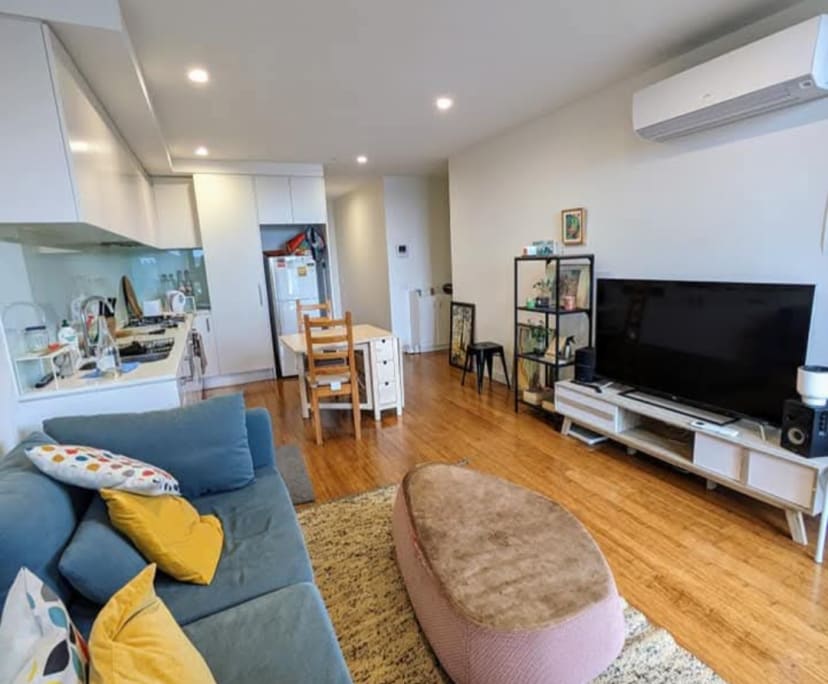 Furnished room with ensuite in a flatshare