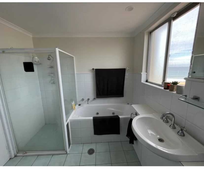 $800, Whole-property, 2 bathrooms, Narrabeen NSW 2101