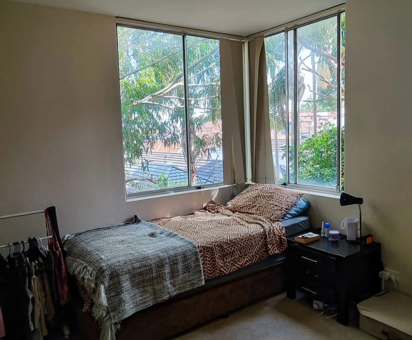 Furnished room in a flatshare