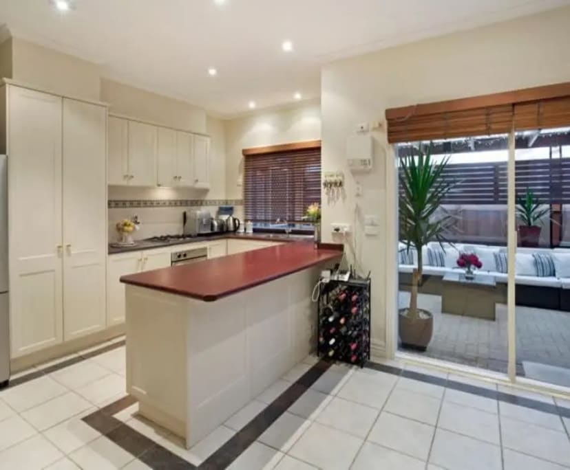 Room for Rent in Malvern East, Melbourne 300, Fle...