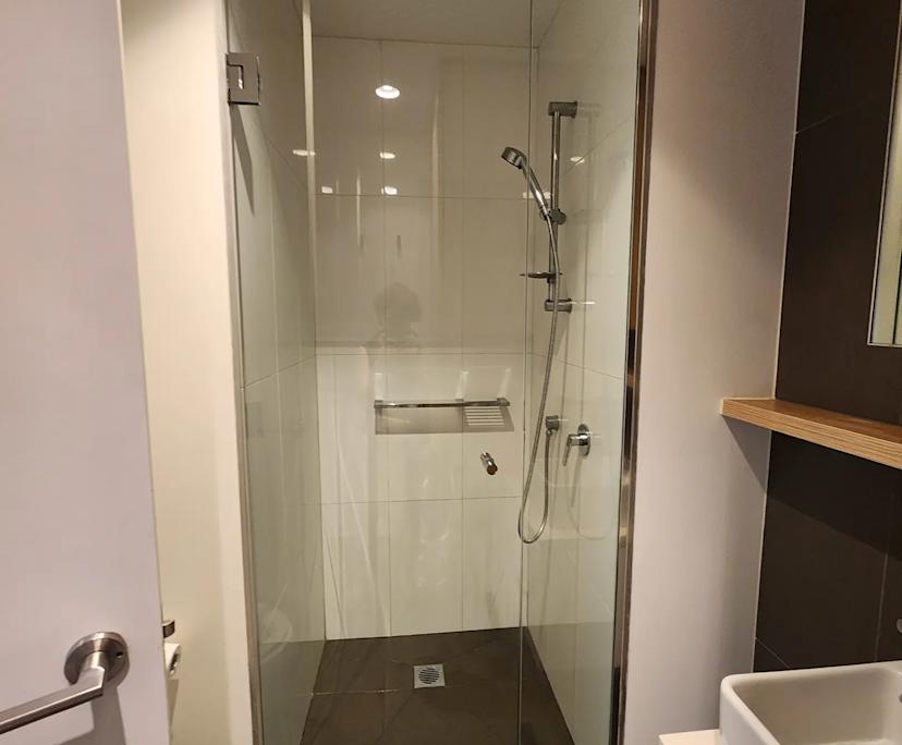 $800, Whole-property, 2 bathrooms, Melbourne VIC 3000